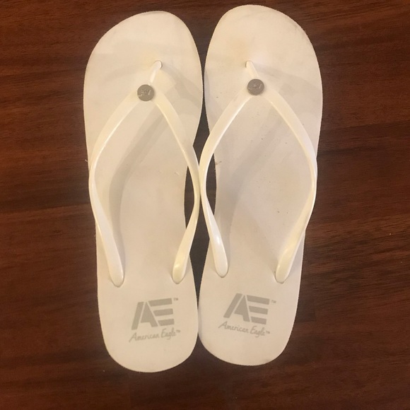 American Eagle Outfitters Shoes - American Eagle women’s flip flops size 13 ❤